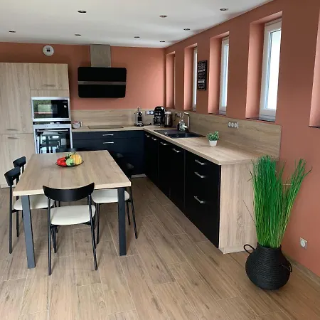 Le Relais De La Fontaine & Jacuzzi