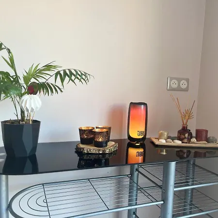 Le Relais De La Fontaine & Jacuzzi 度假居 *