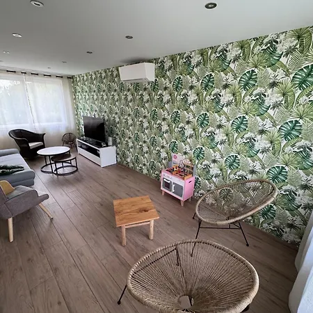 Le Relais De La Fontaine & Jacuzzi בית נופש Montcornet (Ardennes)