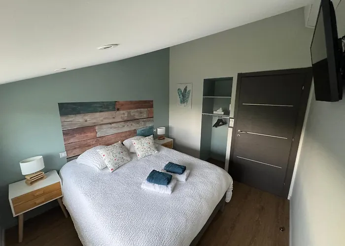 Сasa de vacaciones Le Relais De La Fontaine & Jacuzzi *