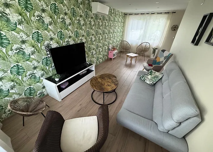 Le Relais De La Fontaine & Jacuzzi Сasa de vacaciones